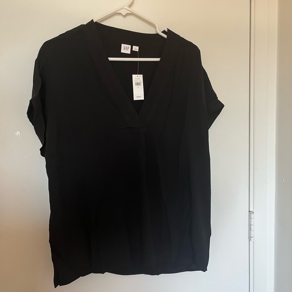 NWT: Gap V-neck Lightweight Blouse